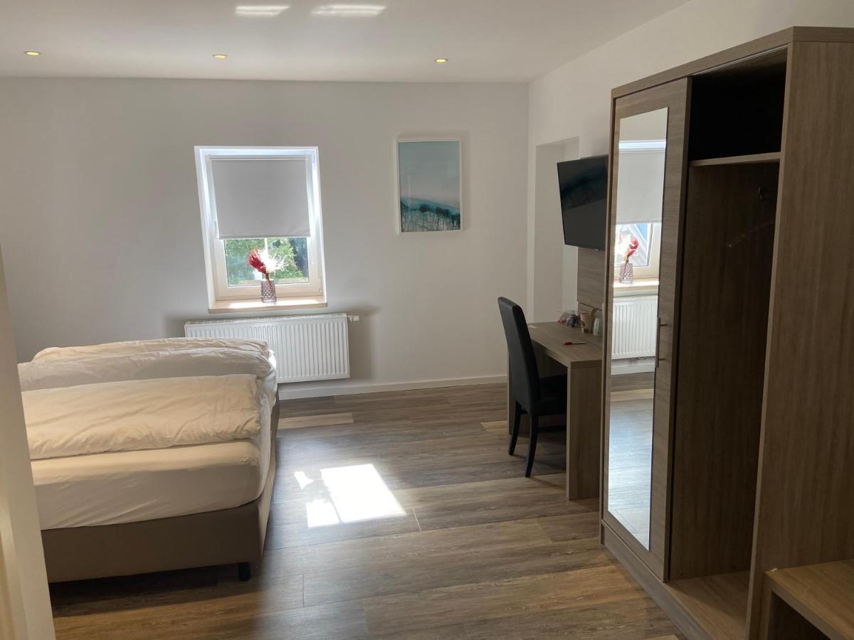 Hotel Eschberger Hof Saarbrücken Esterno foto